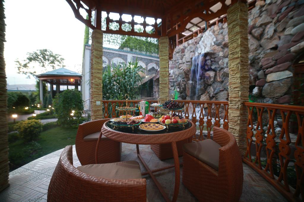 Lotte Palace Душанбе Екстериор снимка